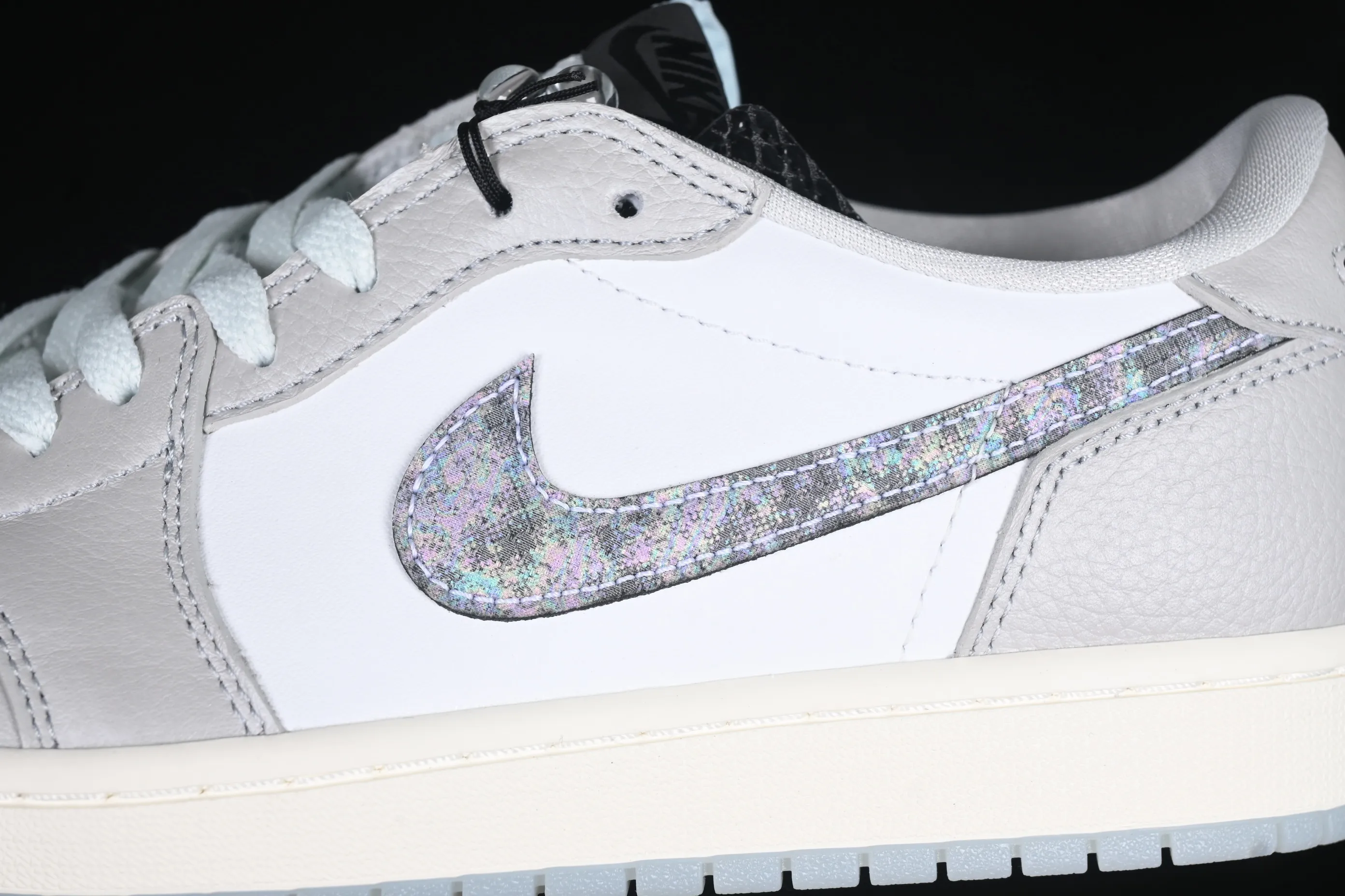 All Categories Air Jordan Jordan Series Basketball Shoes Air Jordan 1 Low Air Jordan 1 Low OG "CNY" AJ1 Joe 1 Year of the Snake Limited Silver Snake Low-top Retro Basketball Shoes HF3144-100